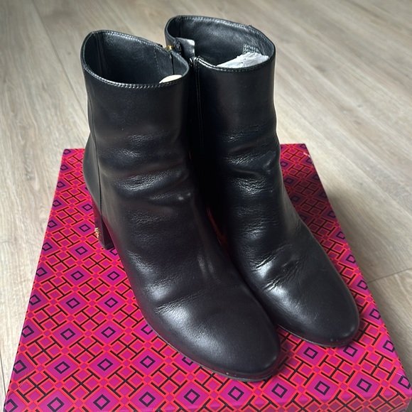 Tory Burch Women’s Brooke 70MM calf leather black booties with heel. Worn once! - Picture 2 of 6